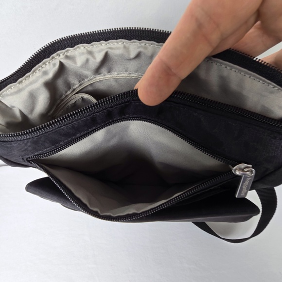 Baggallini Pocket Town Bagg Nylon Crossbody Shoulder Bag Black Cheetah Print - Picture 3 of 10